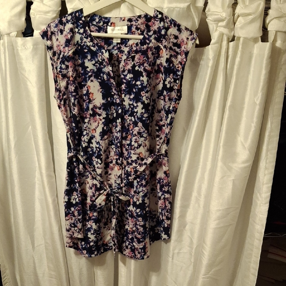 Motherhood Navy and Pink Floral Blouse Small 🩵🩵🩵🩵